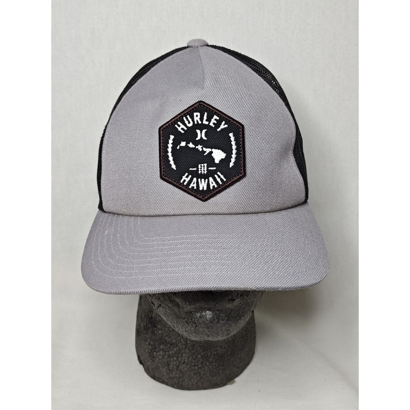 Vintage Hurley Yupoong Classic Black Gray Trucker Hat Hawaii Surf Islands Cap